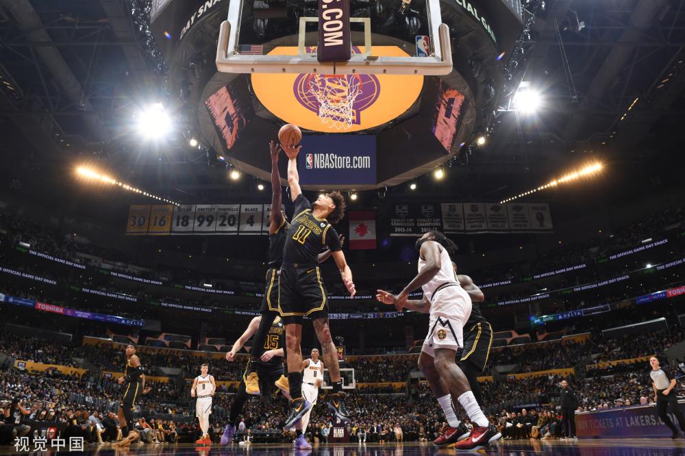 以她出色的 以她出色的