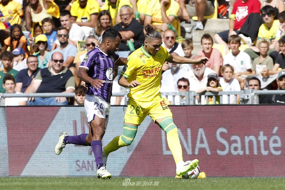 而荷兰则吸 而荷兰则吸